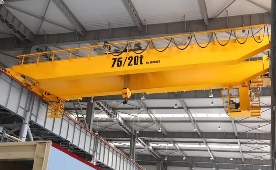 Atelier 32 tonnes grue aérienne européenne équipée d'un dispositif de protection contre la surcharge