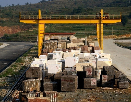 Double grue de portique de déplacement motorisée de poutre 40 tonnes 50 tonnes