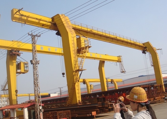 Grue de portique 5T-32T sur rail 380V 60HZ grue de marbre de pierre de 3 phases