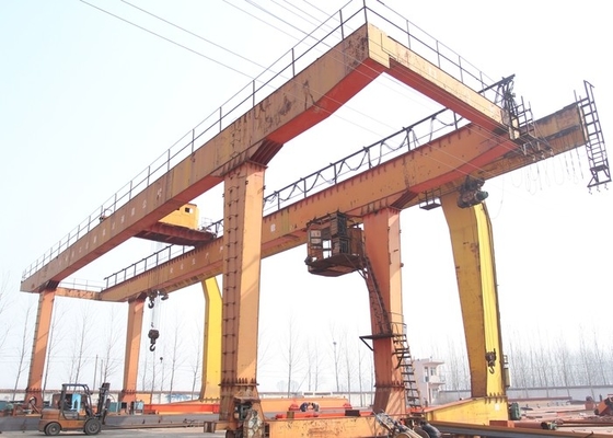 Double poutre adaptée aux besoins du client Goliath Crane 20 chariot à 30 60 Ton Gantry Crane With Mobile