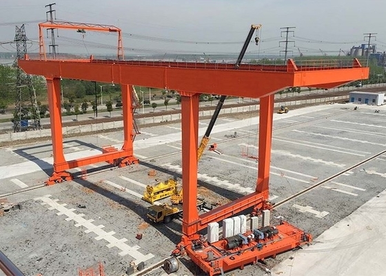 Grue sur rail de manipulation de matériel de la grue de portique de conteneur de pneu en caoutchouc de RMG 40T