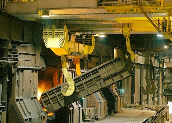 Poche métallurgique Crane With Cabin Control de la poutre 32/10t d'usine d'aciérie double