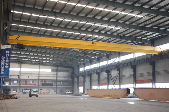 1 Ton To 10 Ton Wireless Radio Remote Control Crane Single Beam Bridge Crane aérien