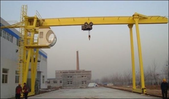 Type portique de déplacement Crane Single Girder Pendant Control de botte de grue électrique