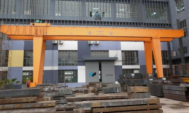 Cravate à double poutre de 10 à 75 tonnes Capacité de levage Moteur Schneider A5-A8